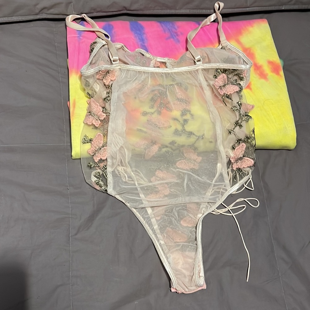Sexy Mesh - Picture 3 of 3